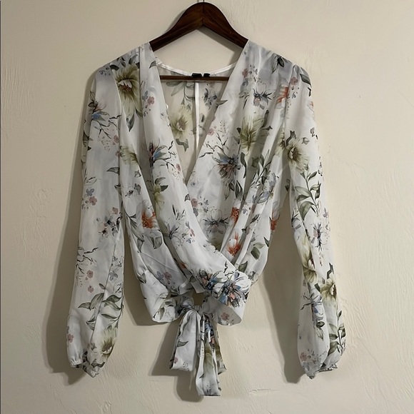 Windsor Floral Wrap Blouse with Bow Closure Size SMALL - Picture 1 of 5